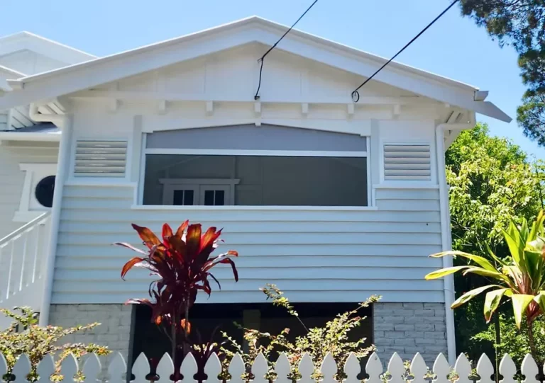 Exploring the Top Outdoor Blind Options for Your Brisbane Home: Roller Sunshades, Privacy Blinds, and More!